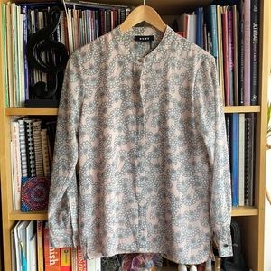 2️⃣9️⃣ DKNY High Collared Floral Down Buttoned Shirt: XS